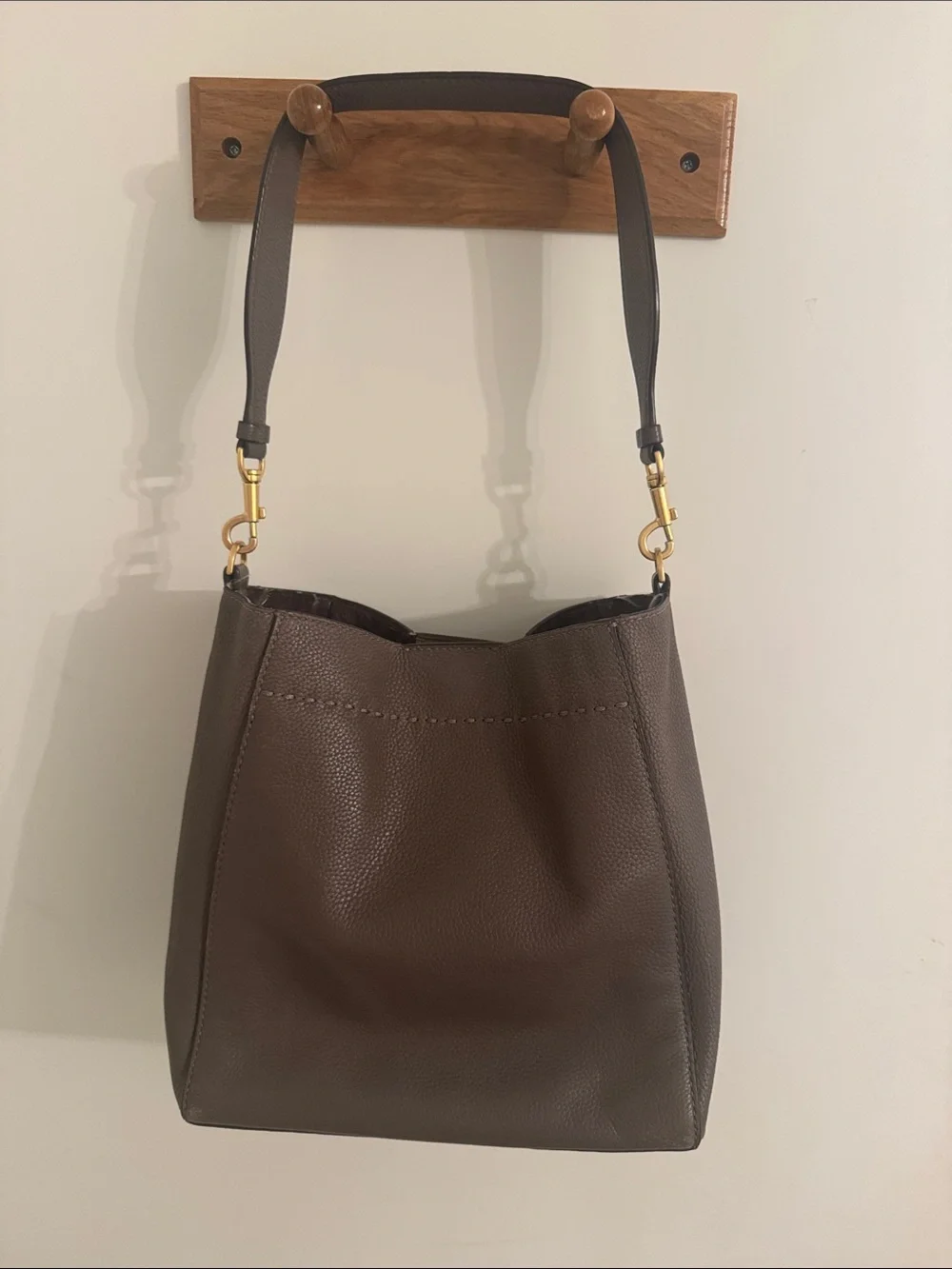 Authentic Tory Burch McGraw Silver Maple Taupe Pebbled Leather Shoulder Bag